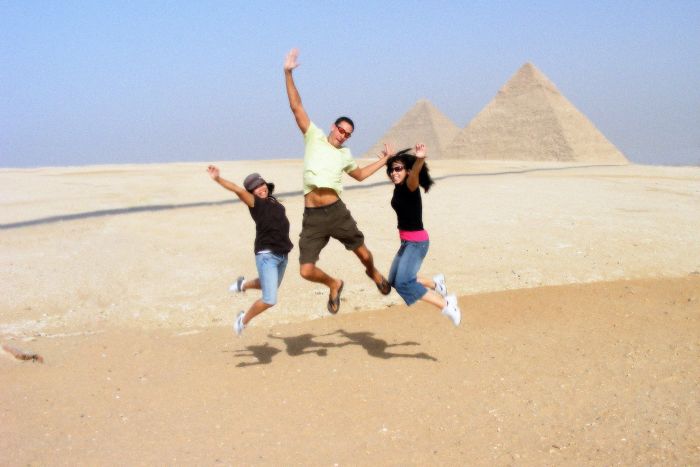 11 Years After Taking This Random Picture Of Strangers, I Realized Their Shadows Look Like Camels!