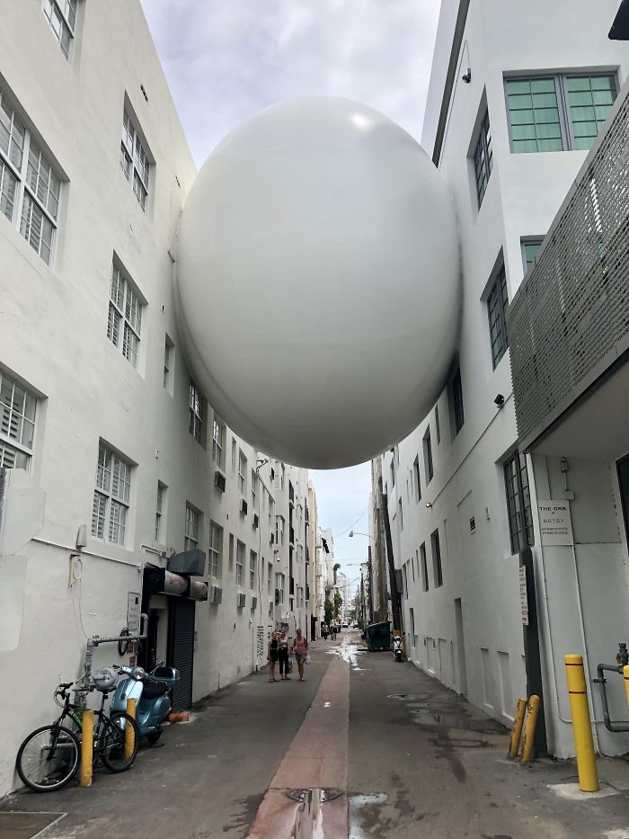 This Thing Connecting Two Buildings In South Beach Miami