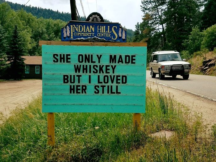 Indian Hills Sign