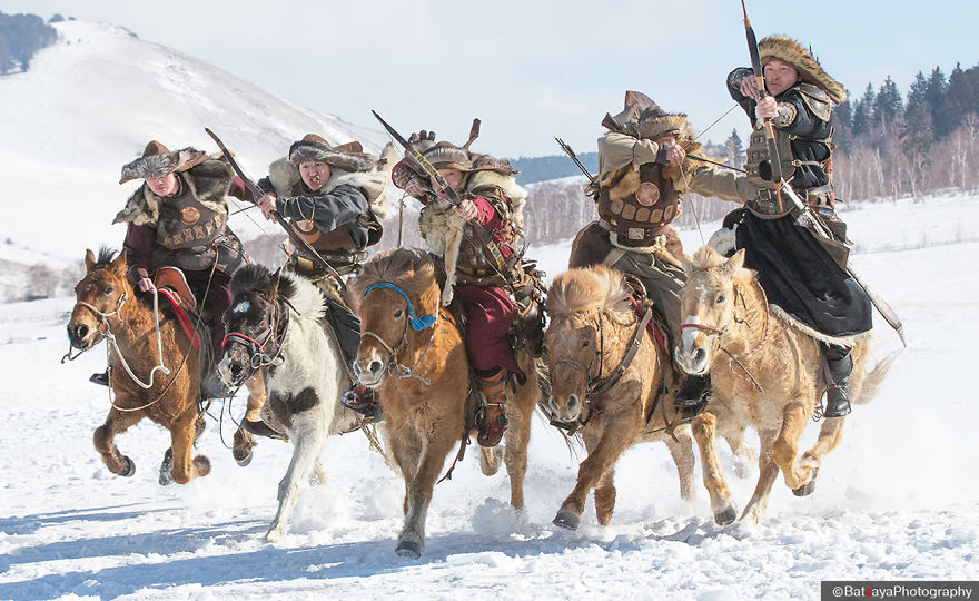 I Captured Horse Photos Showing Mongolia's Unchanged Nomadic Culture