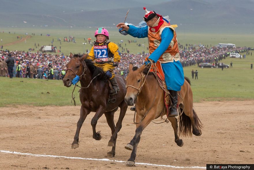 I Captured Horse Photos Showing Mongolia's Unchanged Nomadic Culture I Captured Horse Photos Showing Mongolia's Unchanged Nomadic Culture