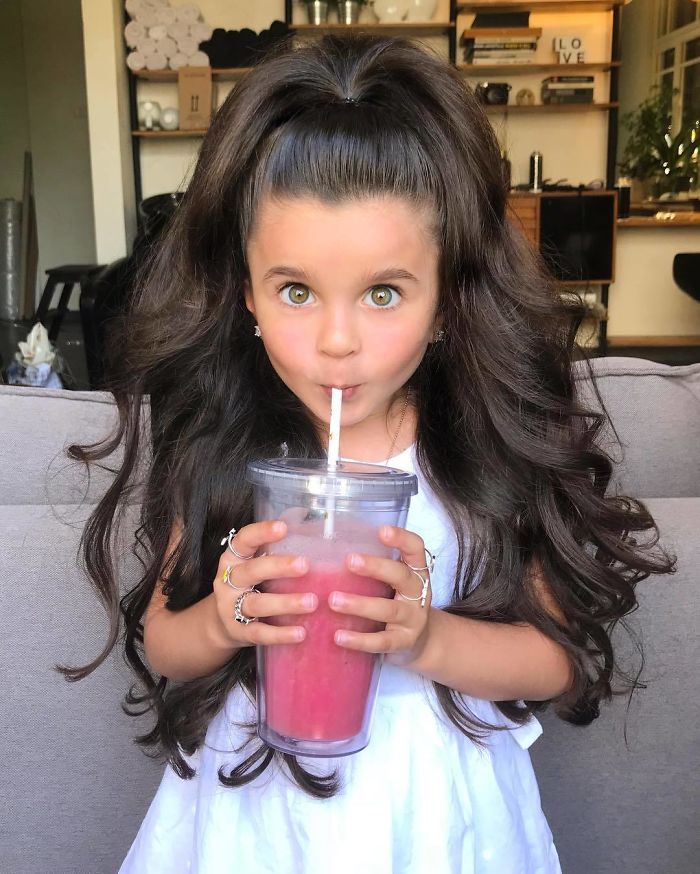 5-Year-Old Wins The Hearts Of 53k Instagram Followers With Her Huge Hair But Some People Are Concerned 5-Year-Old Wins The Hearts Of 53k Instagram Followers With Her Huge Hair But Some People Are Concerned