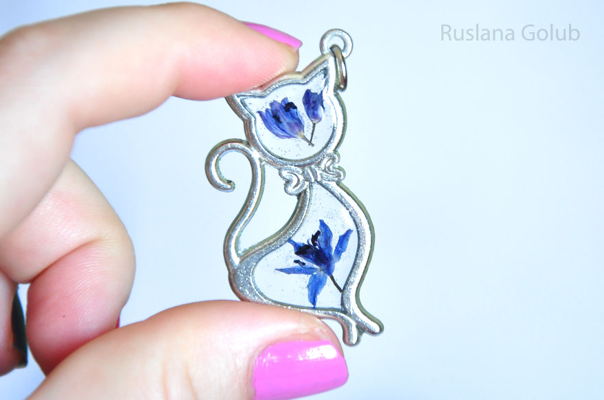 Pretty Cat Pendants With Real Dried Flowers Inside. Made With Love! Pretty Cat Pendants With Real Dried Flowers Inside. Made With Love!