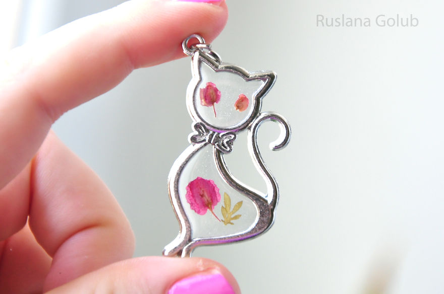 Pretty Cat Pendants With Real Dried Flowers Inside. Made With Love!