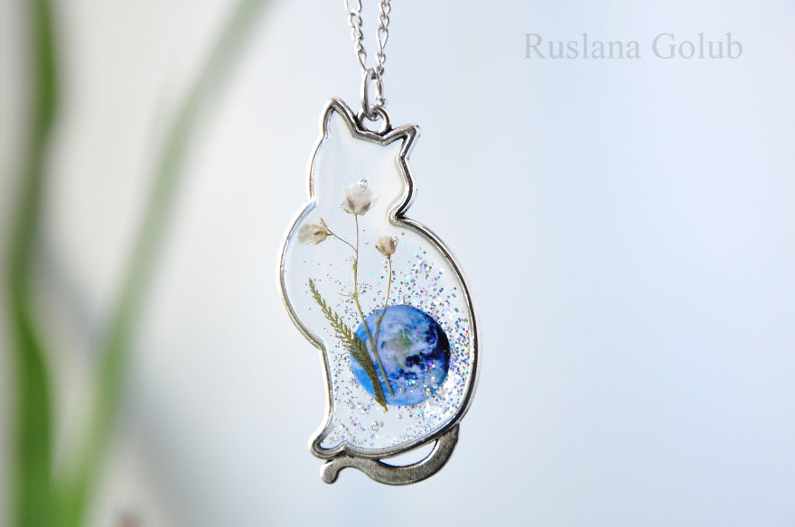 Pretty Cat Pendants With Real Dried Flowers Inside. Made With Love! Pretty Cat Pendants With Real Dried Flowers Inside. Made With Love!