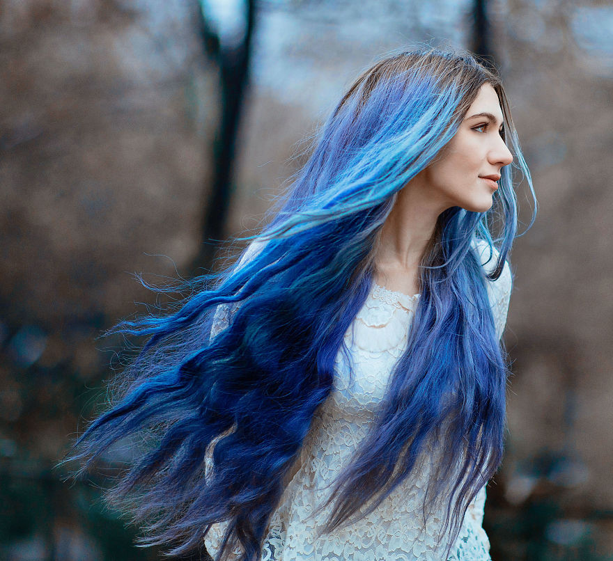 Синие волосы купить. Синие волосы. Девушка с синими волосами. Голубые волосы. Синий цвет волос.