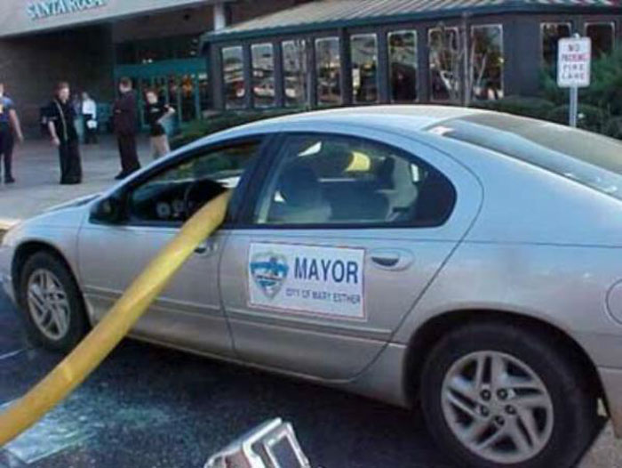 9 Times People Parked Next To Fire Hydrants And Regretted It Later