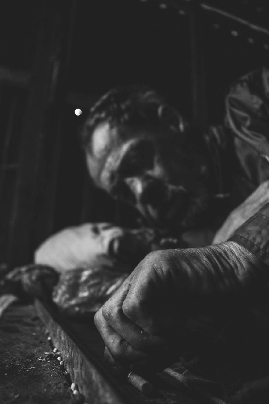 First Pictures That I Made In My Life Show People In Extreme Poverty I Witnessed In My Hometown