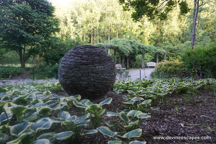 I Build Garden Sphere Sculptures From Pieces Of Stone, Using No Glue Or Cement
