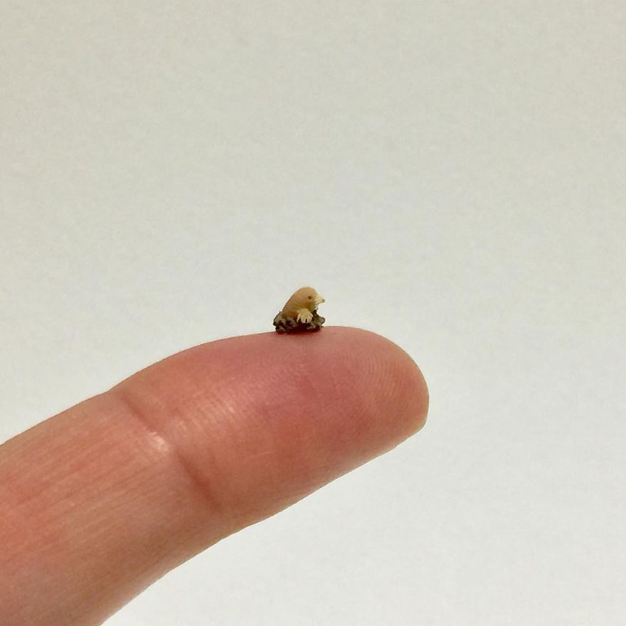 Japanese Artist Kakuho Fujii Creates Tiniest Animal Sculptures