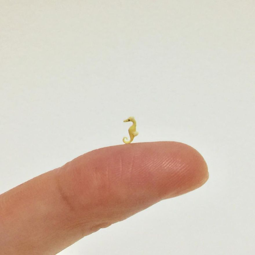 Japanese Artist Kakuho Fujii Creates Tiniest Animal Sculptures