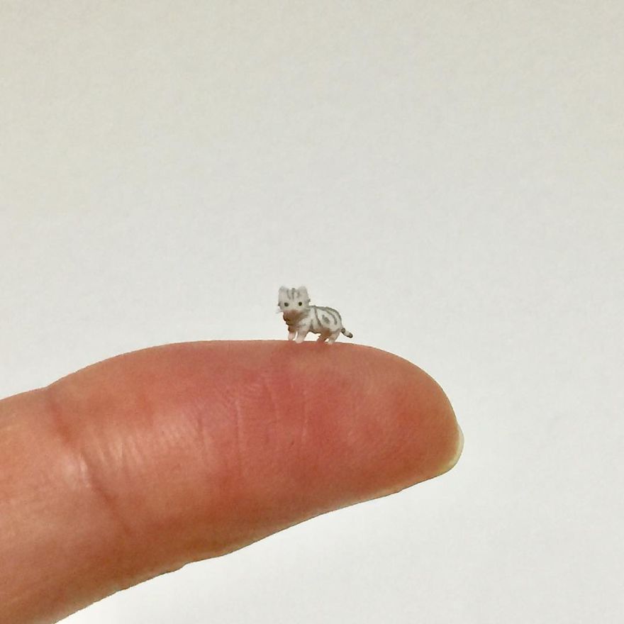 Japanese Artist Kakuho Fujii Creates Tiniest Animal Sculptures