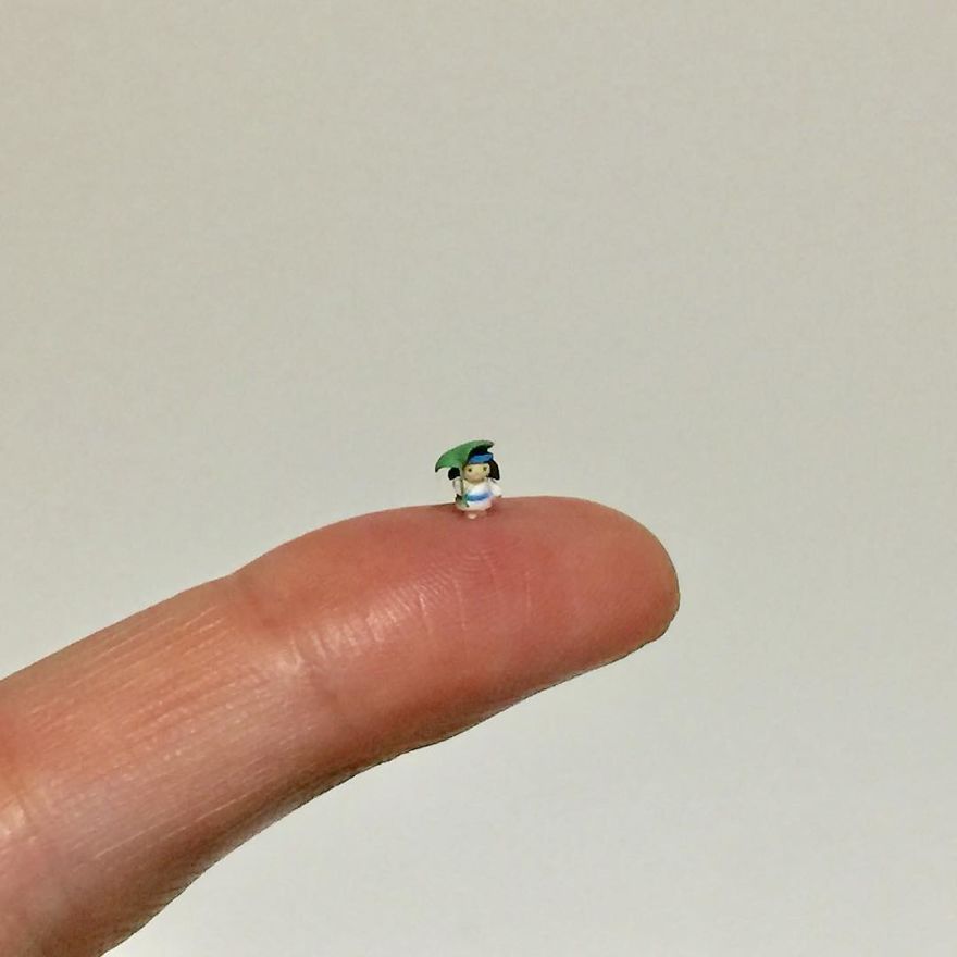 Japanese Artist Kakuho Fujii Creates Tiniest Animal Sculptures
