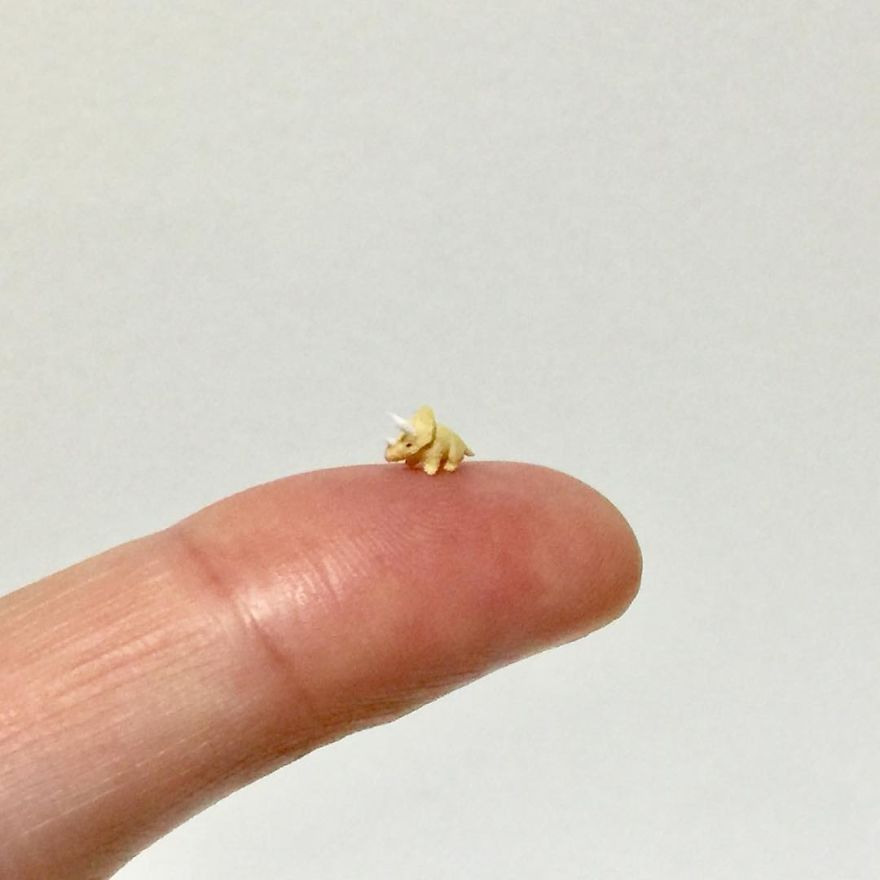 Japanese Artist Kakuho Fujii Creates Tiniest Animal Sculptures