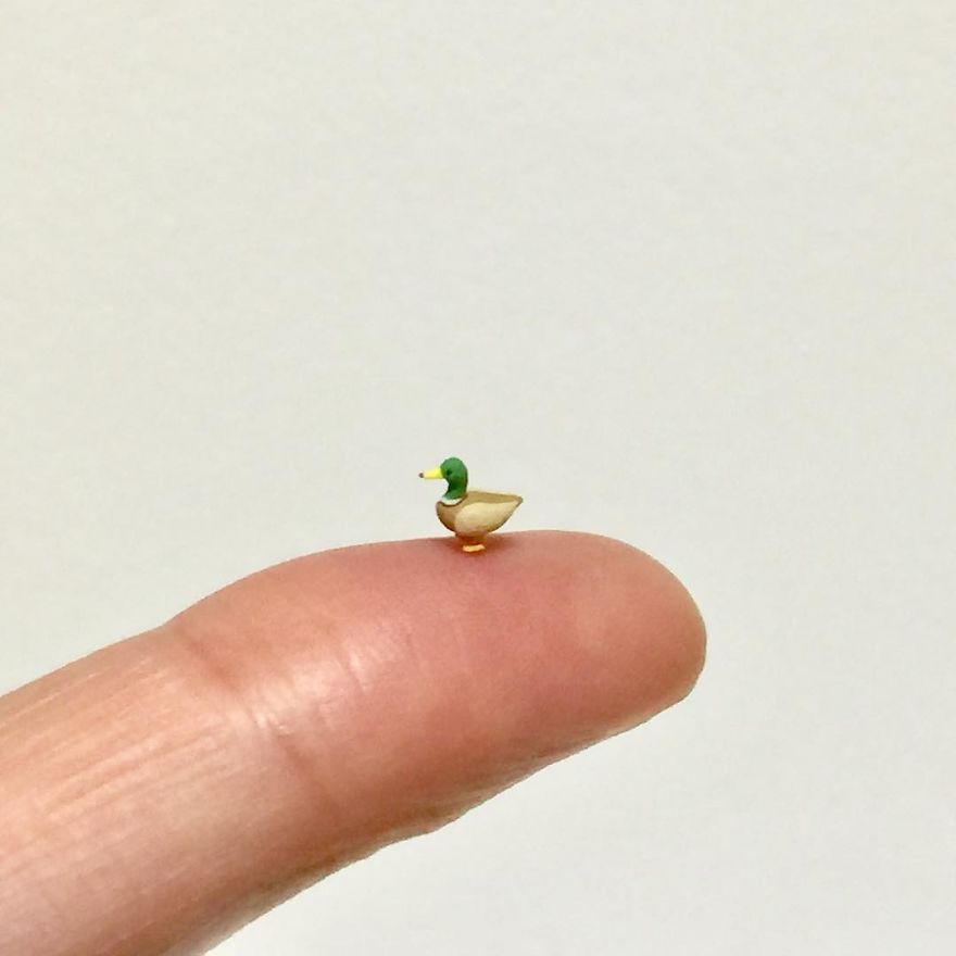 Japanese Artist Kakuho Fujii Creates Tiniest Animal Sculptures