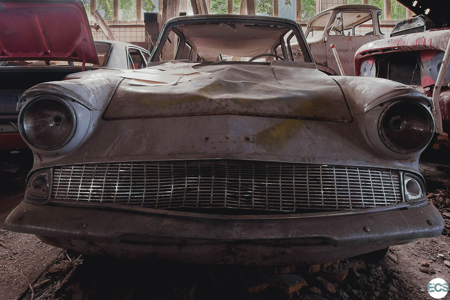 Do Not Forget Me: Capturing The Past Of Abandoned Places