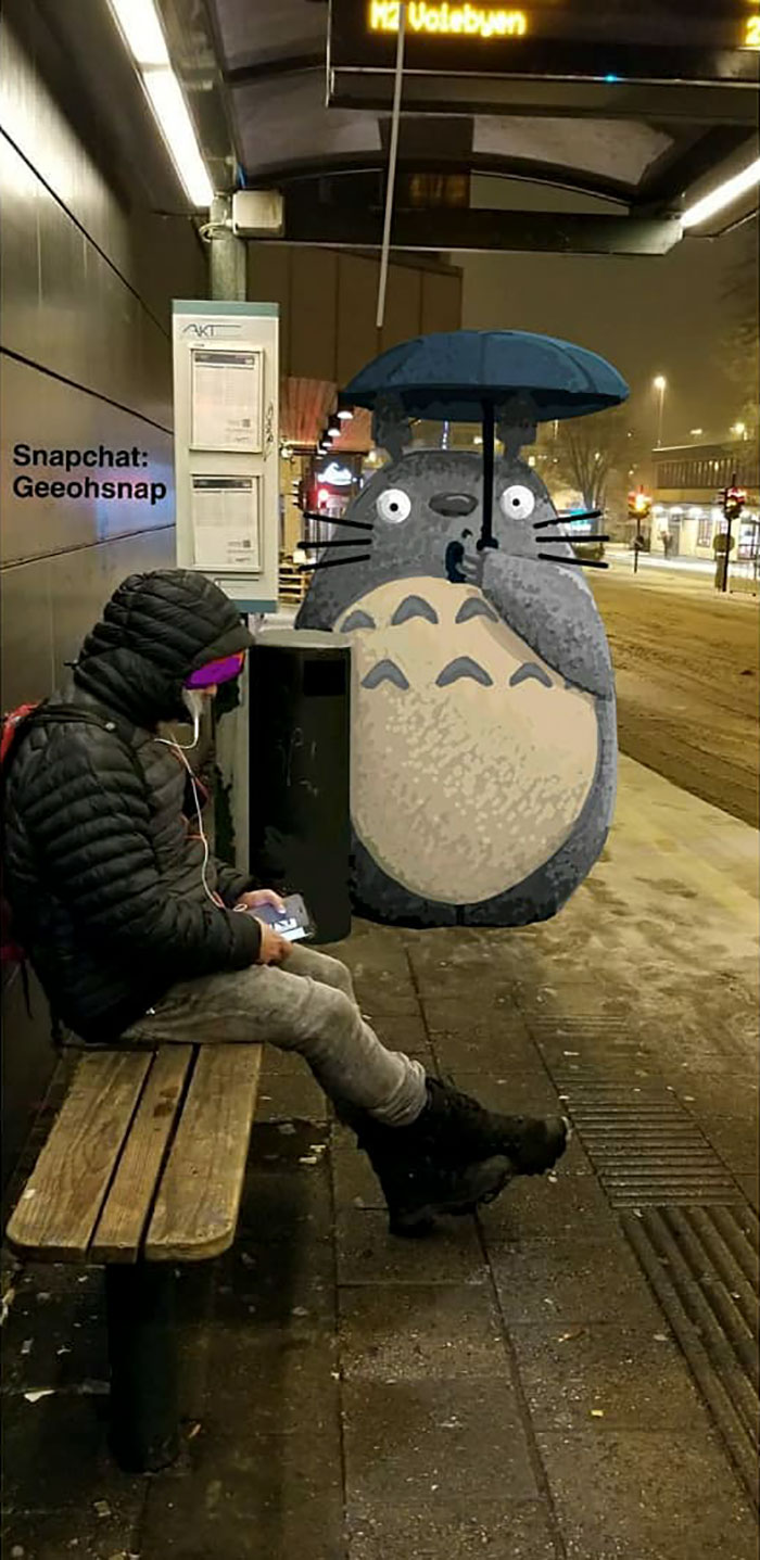 Meet Geeohsnap - The Guy Who Lives In His Own Fantasy World.