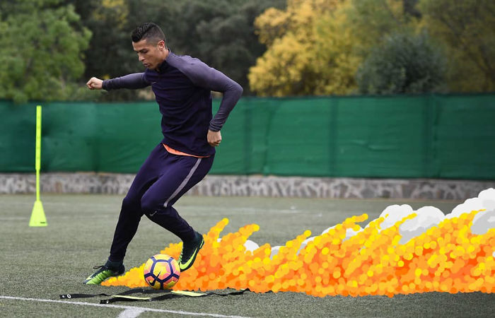 Meet Geeohsnap - The Guy Who Lives In His Own Fantasy World.