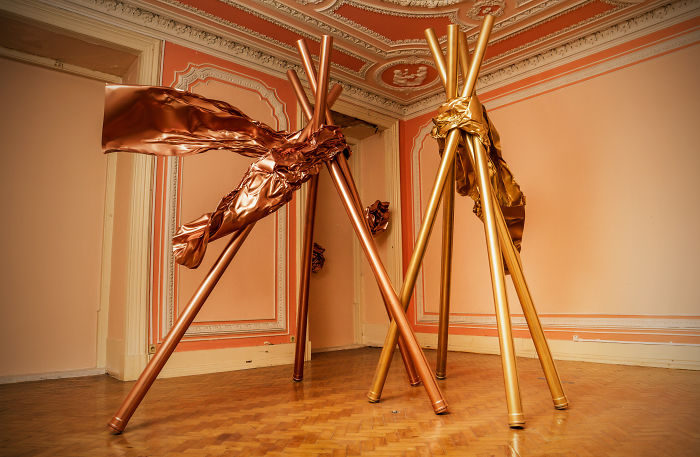 One Amazing Old Pink Room Full Of Shining Sculptures And Copper Flowers In Lisbon