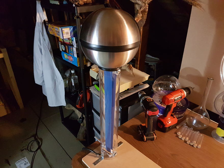 I Create Robots And Other Contraptions For Fun