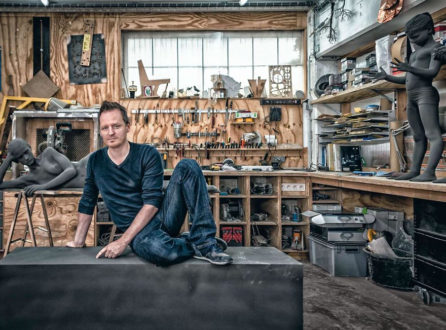 Incredibly Lifelike Sculptures By Belgian Artist Incredibly Lifelike Sculptures By Belgian Artist