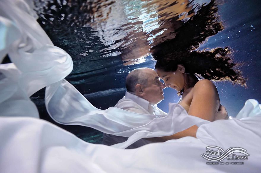 I Capture Love Underwater – Artistic Portraits