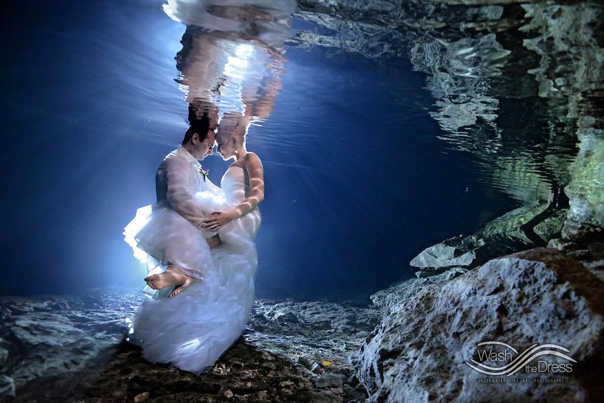 I Capture Love Underwater – Artistic Portraits