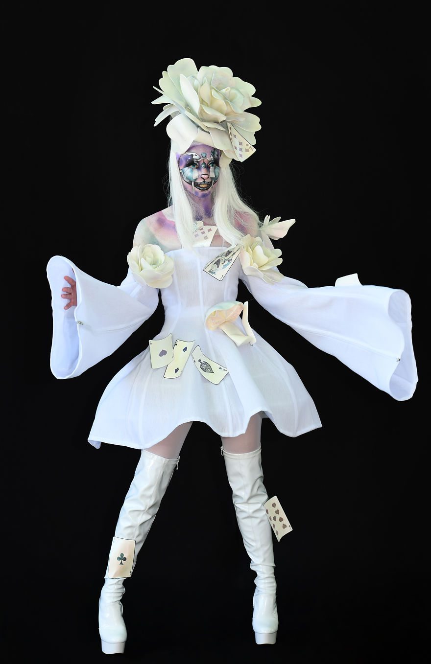 Artist: Olena Kharchenko