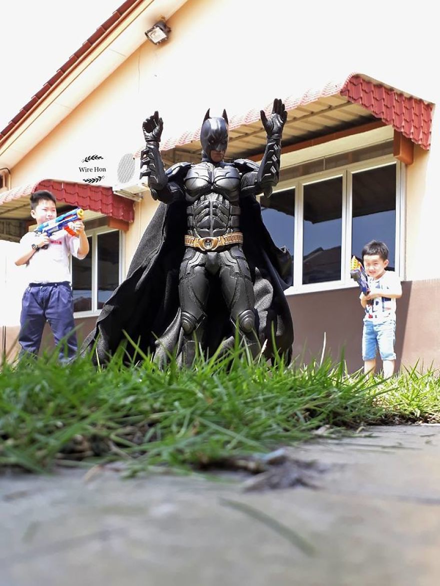 With Just One Smartphone, Man Makes Incredible Pictures Of Him With Toy Superheroes Using Perspective