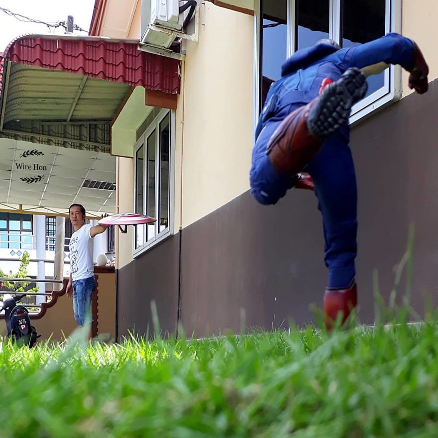 With Just One Smartphone, Man Makes Incredible Pictures Of Him With Toy Superheroes Using Perspective