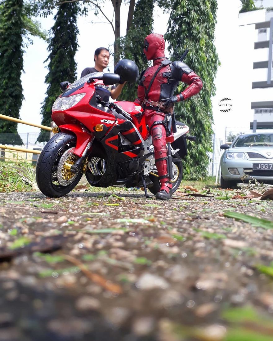 With Just One Smartphone, Man Makes Incredible Pictures Of Him With Toy Superheroes Using Perspective