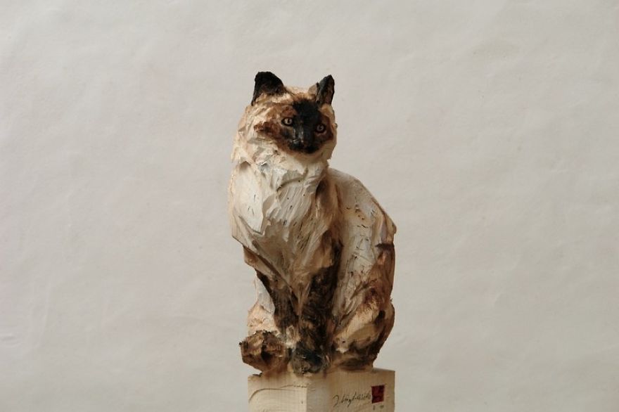 Artist Uses A Chainsaw To Transform Wood Into Stunning Sculptures Artist Uses A Chainsaw To Transform Wood Into Stunning Sculptures