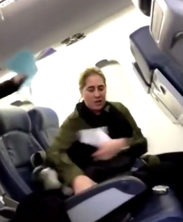Woman Refuses To Sit Next To A Crying Baby On Plane, Gets Instant Karma Woman Refuses To Sit Next To A Crying Baby On Plane, Gets Instant Karma