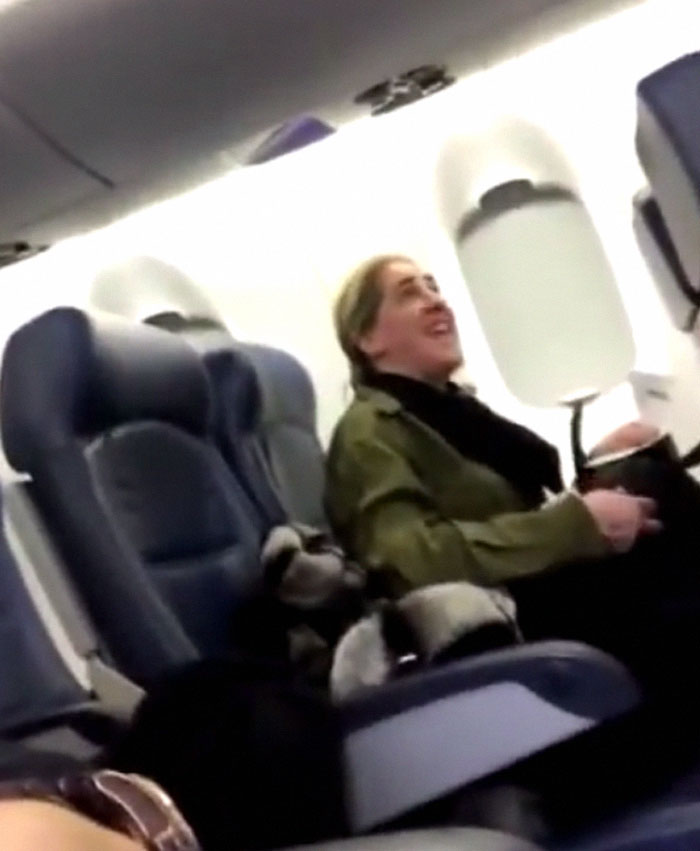 Woman Refuses To Sit Next To A Crying Baby On Plane, Gets Instant Karma Woman Refuses To Sit Next To A Crying Baby On Plane, Gets Instant Karma