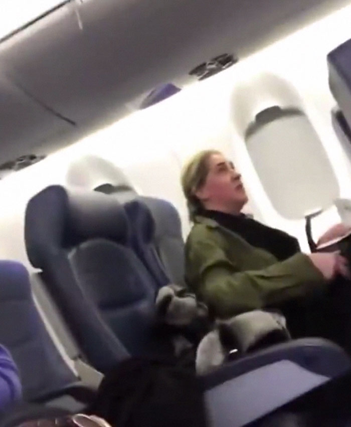 Woman Refuses To Sit Next To A Crying Baby On Plane, Gets Instant Karma Woman Refuses To Sit Next To A Crying Baby On Plane, Gets Instant Karma