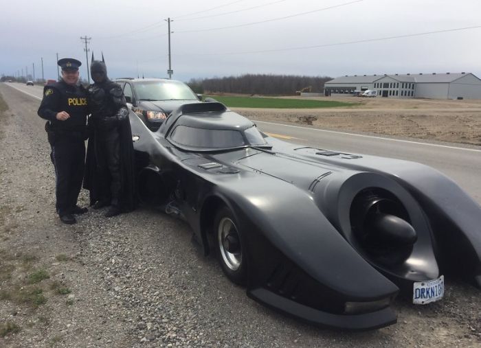 Batman Got Pulled Over By The Cops Even Though He Didn't Break The Law Batman Got Pulled Over By The Cops Even Though He Didn't Break The Law