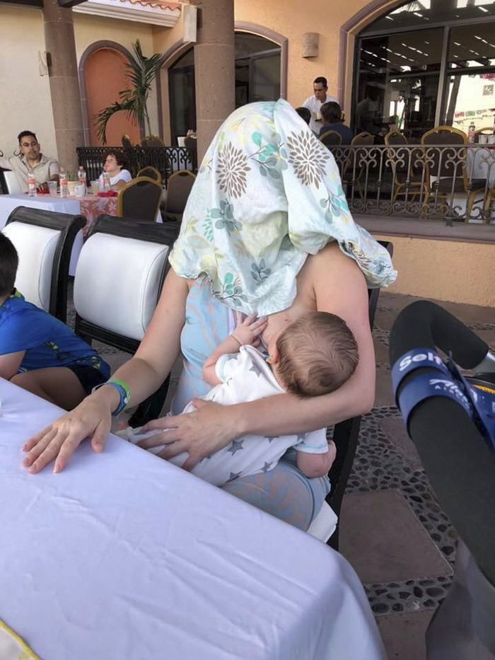 This Man Told A Breastfeeding Mother To Cover Up And She Took His Request Literally This Man Told A Breastfeeding Mother To Cover Up And She Took His Request Literally