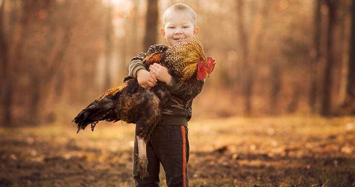 These Epic Photos Of Kids And Barnyard Animals Will Make You Wish You Grew Up On A Farm