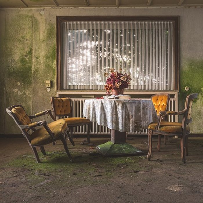 I Photographed Hundreds Of Abandoned Buildings And Tell Their Secrets