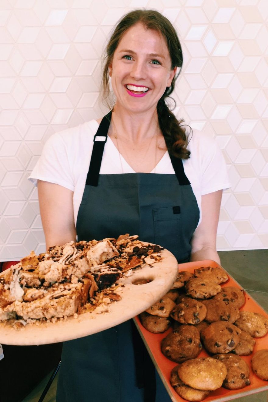 Chocolate Expert Guesses Cheap VS. Expensive Chocolate, Teaches Us A Lot Along The Way