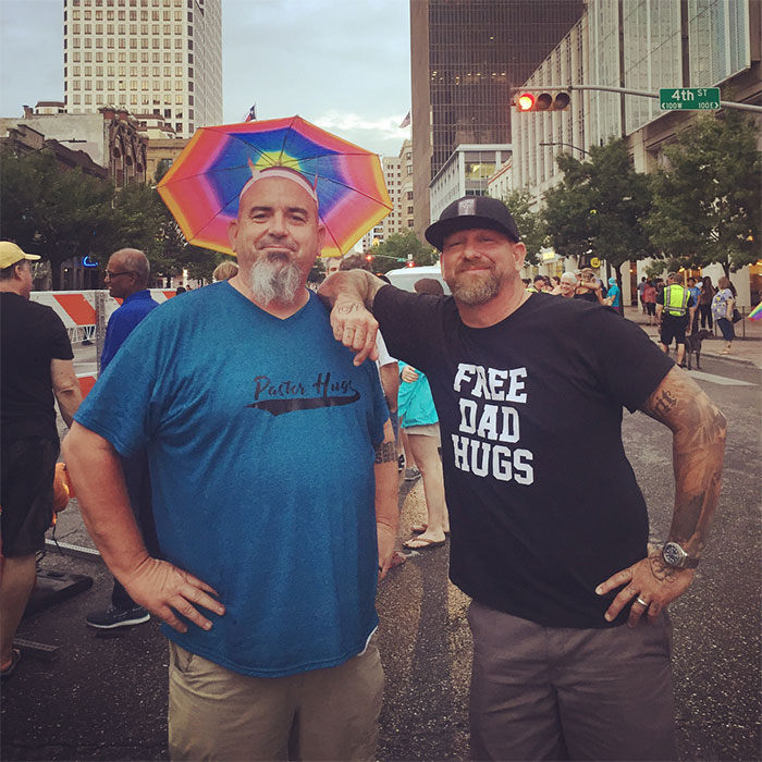 Church Offers ‘Free Mom Hugs’ To People Shunned By Their Families For Being Gay, And Their Reactions Are Heart-Melting Church Offers ‘Free Mom Hugs’ To People Shunned By Their Families For Being Gay, And Their Reactions Are Heart-Melting