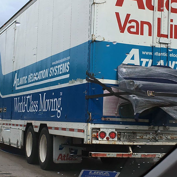 Driving In Houston You See The Oddest Things. Apparently This Is How “World Class Service” Deals With A Full Truck