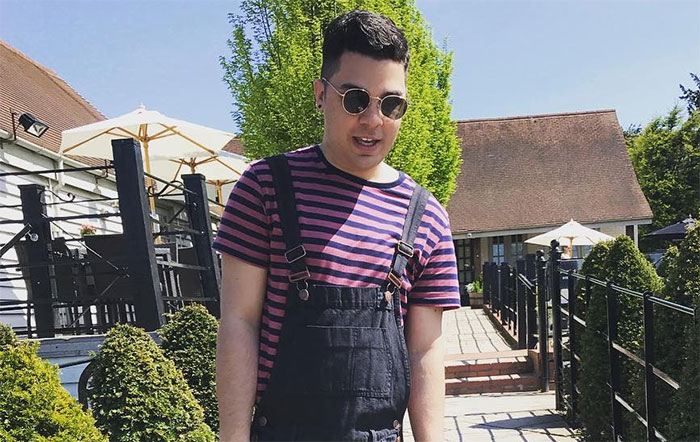 After Learning Their Kids' Teacher Is Gay This Parent Pulls Them Out Of Class, And Teacher's Response Is Brilliant After Learning Their Kids' Teacher Is Gay This Parent Pulls Them Out Of Class, And Teacher's Response Is Brilliant