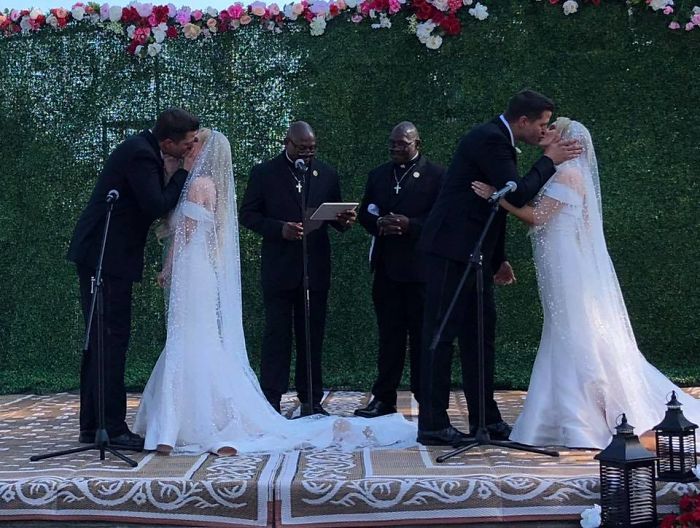 Identical Twin Sisters Marry Identical Twin Brothers, And Everyone Is Thinking The Same Thing Right Now Identical Twin Sisters Marry Identical Twin Brothers, And Everyone Is Thinking The Same Thing Right Now