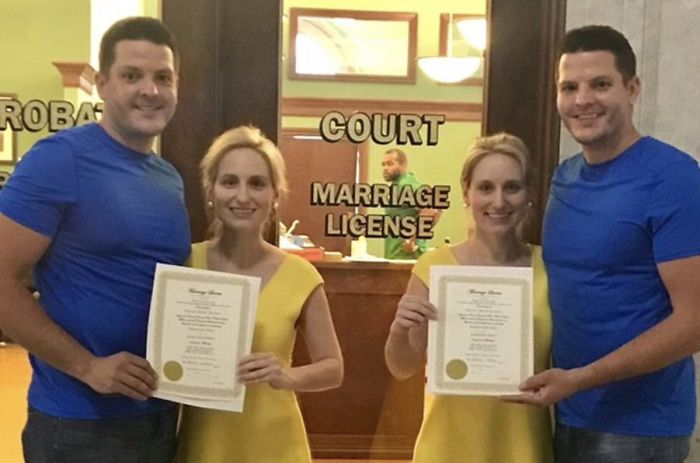 Identical Twin Sisters Marry Identical Twin Brothers, And Everyone Is Thinking The Same Thing Right Now Identical Twin Sisters Marry Identical Twin Brothers, And Everyone Is Thinking The Same Thing Right Now