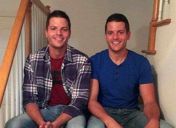 Identical Twin Sisters Marry Identical Twin Brothers, And Everyone Is Thinking The Same Thing Right Now Identical Twin Sisters Marry Identical Twin Brothers, And Everyone Is Thinking The Same Thing Right Now