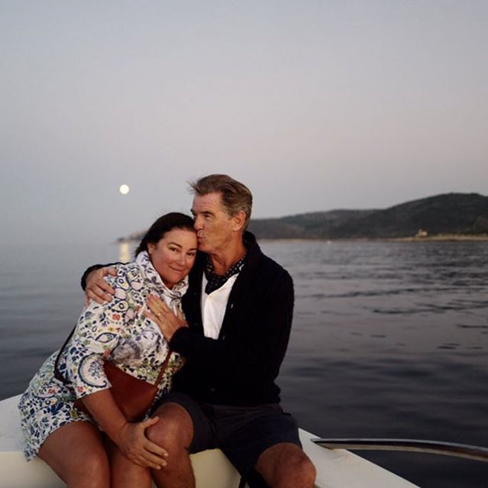 Pierce Brosnan And His Wife Celebrate 25th Anniversary, And Their Pics Throughout The Years Are Relationship Goals Pierce Brosnan And His Wife Celebrate 25th Anniversary, And Their Pics Throughout The Years Are Relationship Goals