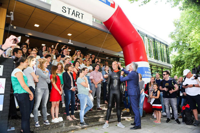 The Way This Man's Body Looks After Swimming 163 Km In 55 Hours Will Freak You Out The Way This Man's Body Looks After Swimming 163 Km In 55 Hours Will Freak You Out