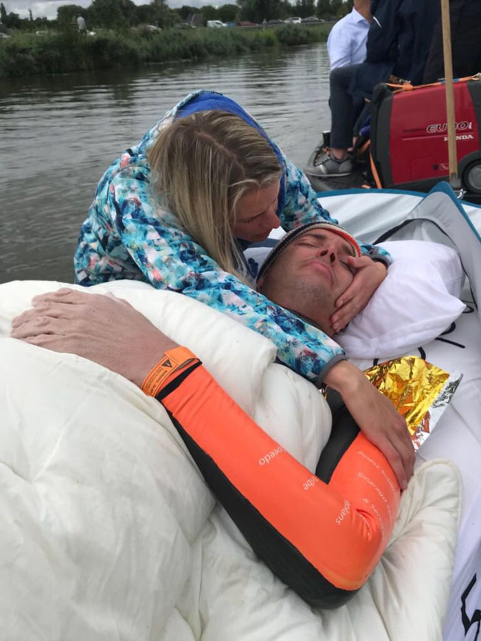 The Way This Man's Body Looks After Swimming 163 Km In 55 Hours Will Freak You Out The Way This Man's Body Looks After Swimming 163 Km In 55 Hours Will Freak You Out