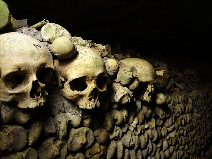 These Forbidden Catacombs With 6M Dead People Under Paris Are Extremely  Scary And People Are Eager To Visit | Bored Panda